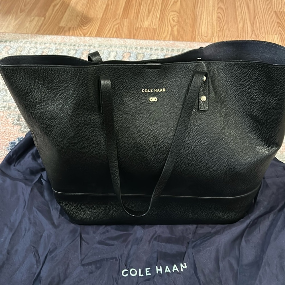 Black leather bag in excellent condition.